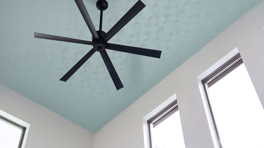 【特集】リリカラの壁紙で天井を整える