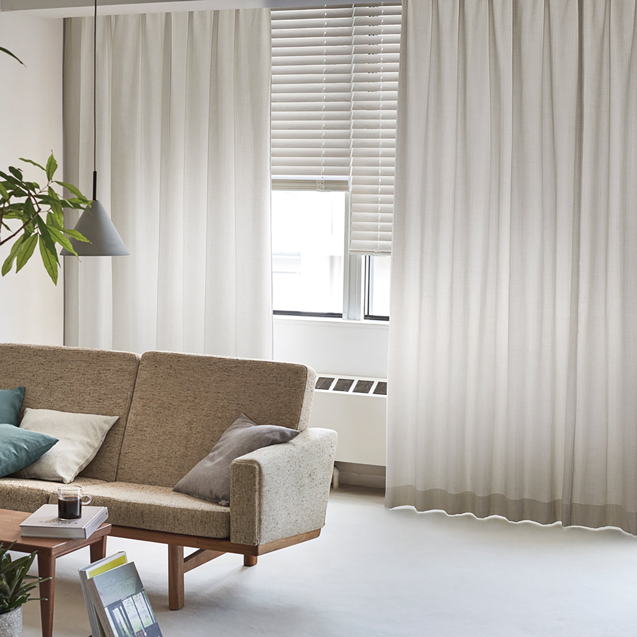 ストライプのカーテン