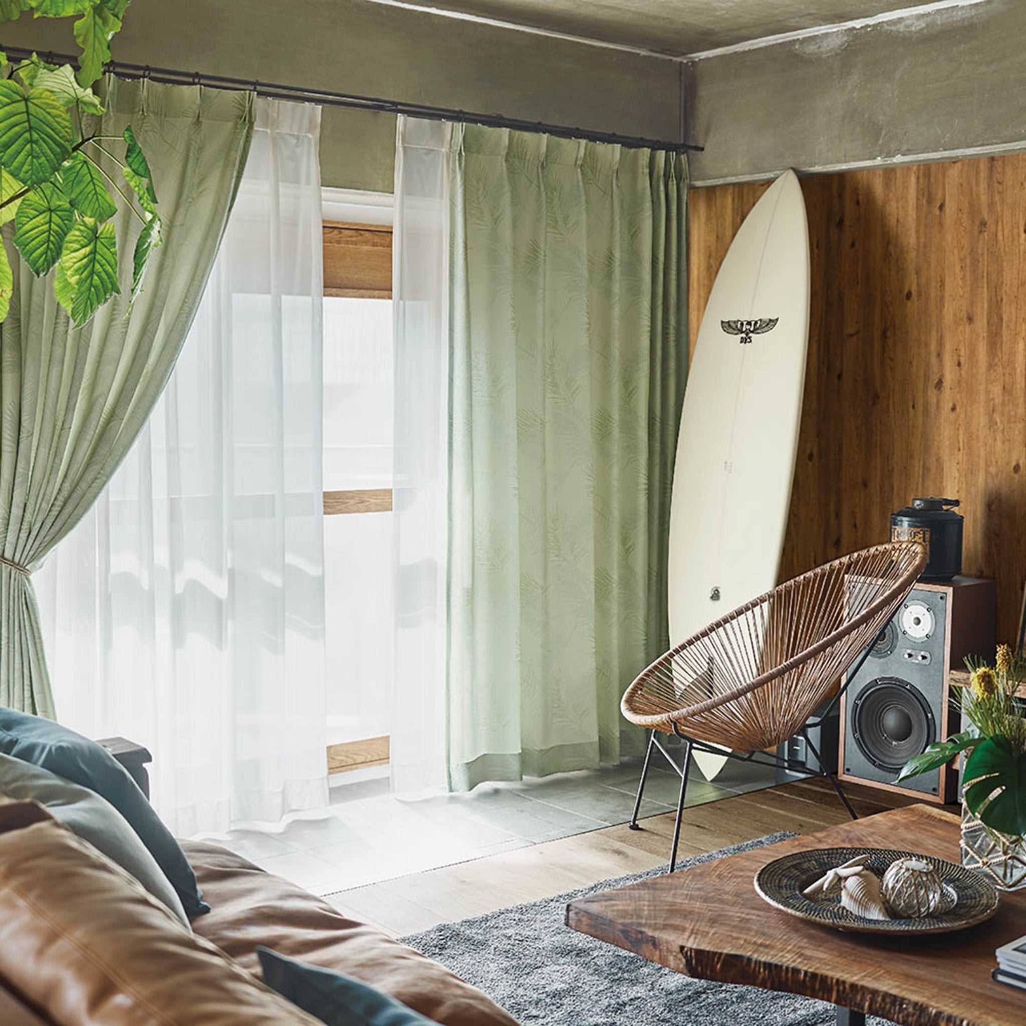 グリーン系のカーテン