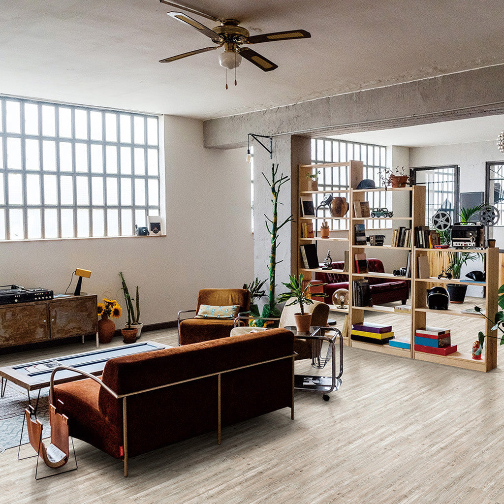 ホワイトブラッシュドパイン<エルワイタイル>|ケース売り(24枚入り 約3.29㎡分)