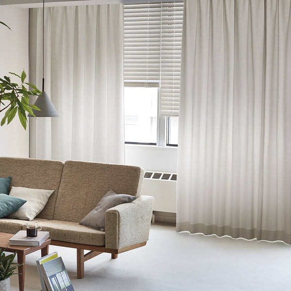 ストライプのカーテン