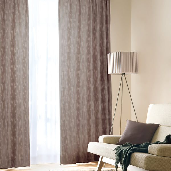 リリカラ　ドレープカーテン　レッド　模様あり リリカラ ドレープカーテン レッド 模様あり ウォッシャブルのカーテン