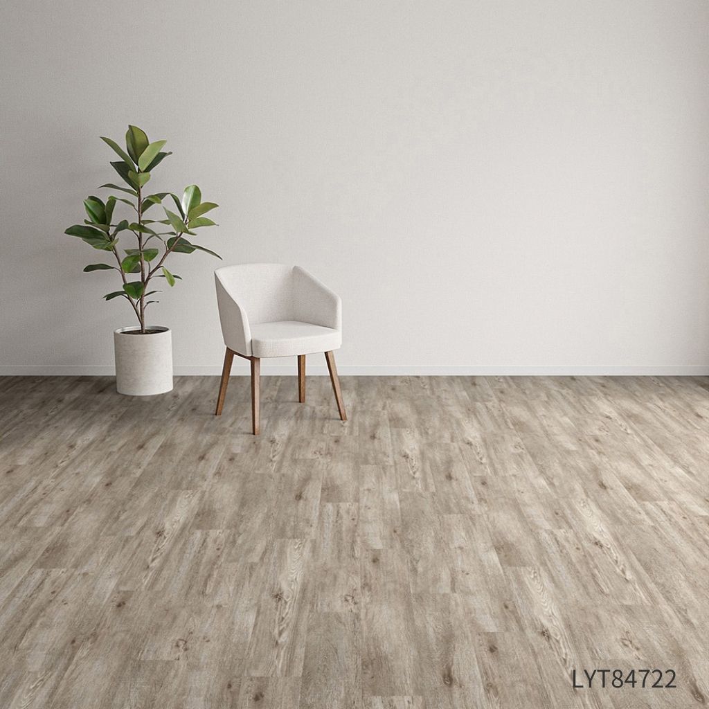 LYT84722_model.jpg?v=